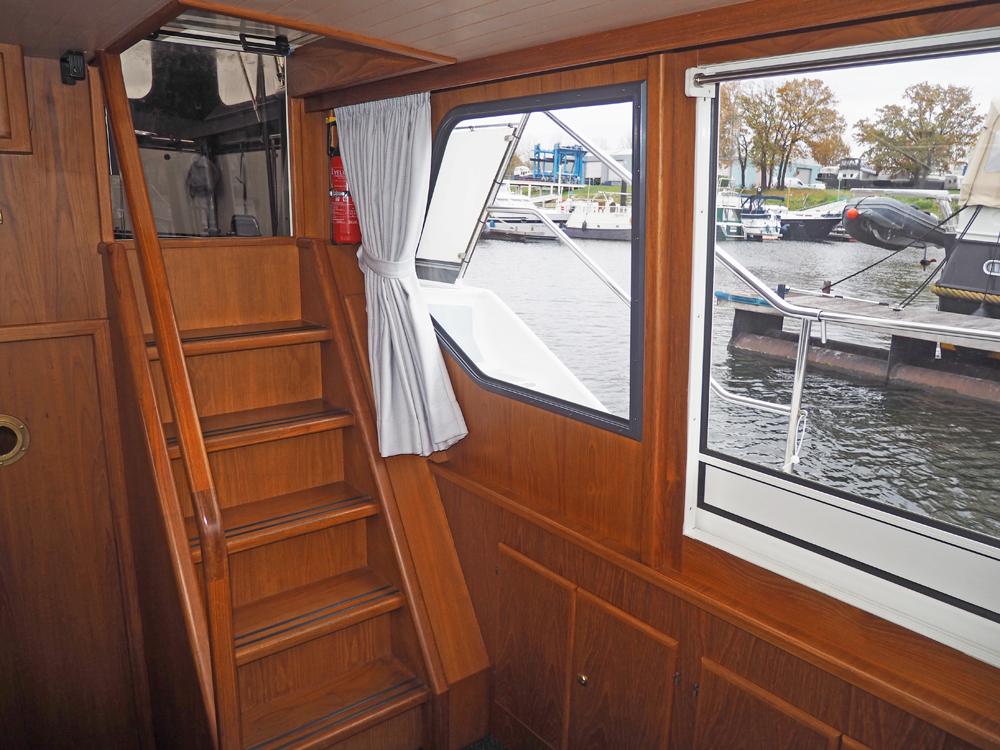 Saloon, Accommodation